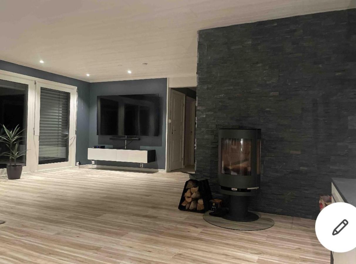 Beautiful 5-Bed Villa In Mandal Luaran gambar
