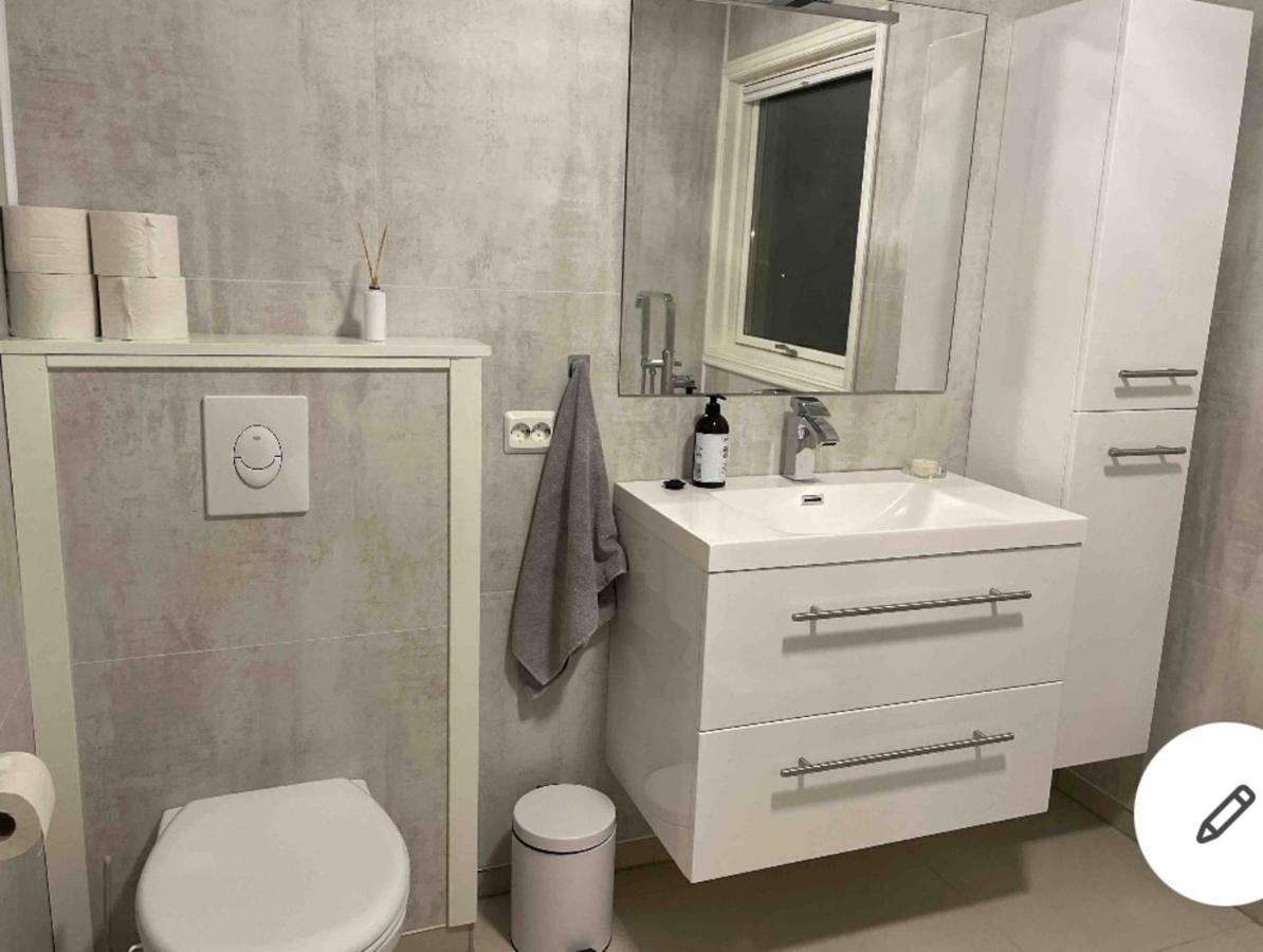 Beautiful 5-Bed Villa In Mandal Luaran gambar