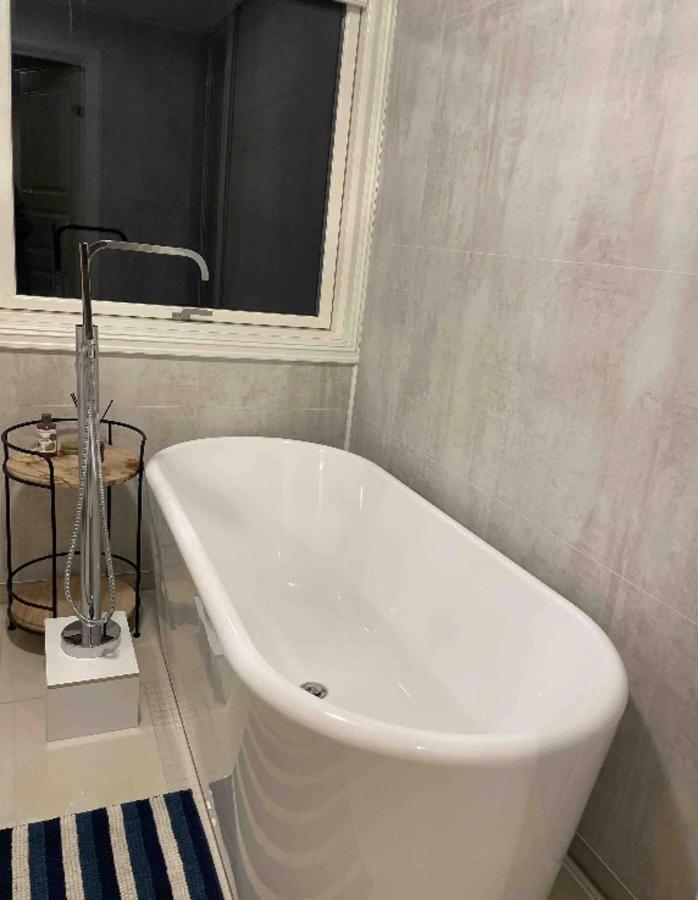 Beautiful 5-Bed Villa In Mandal Luaran gambar